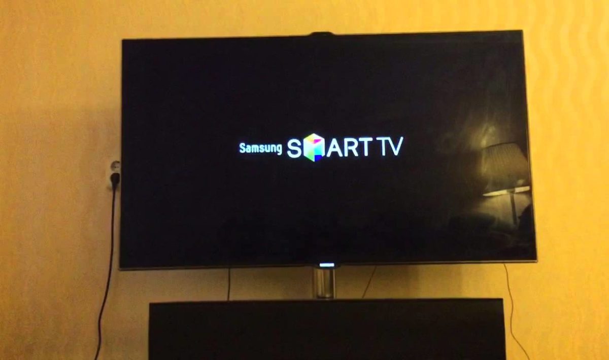 Телевизор сам перезагружается. Телевизор Samsung Evolution Kit диагональ. Samsung Evolution Kit SEK-2000. Ue32h4510ak висит на заставке Samsung. Самсунг смарт ТВ ошибка проигрывателя.